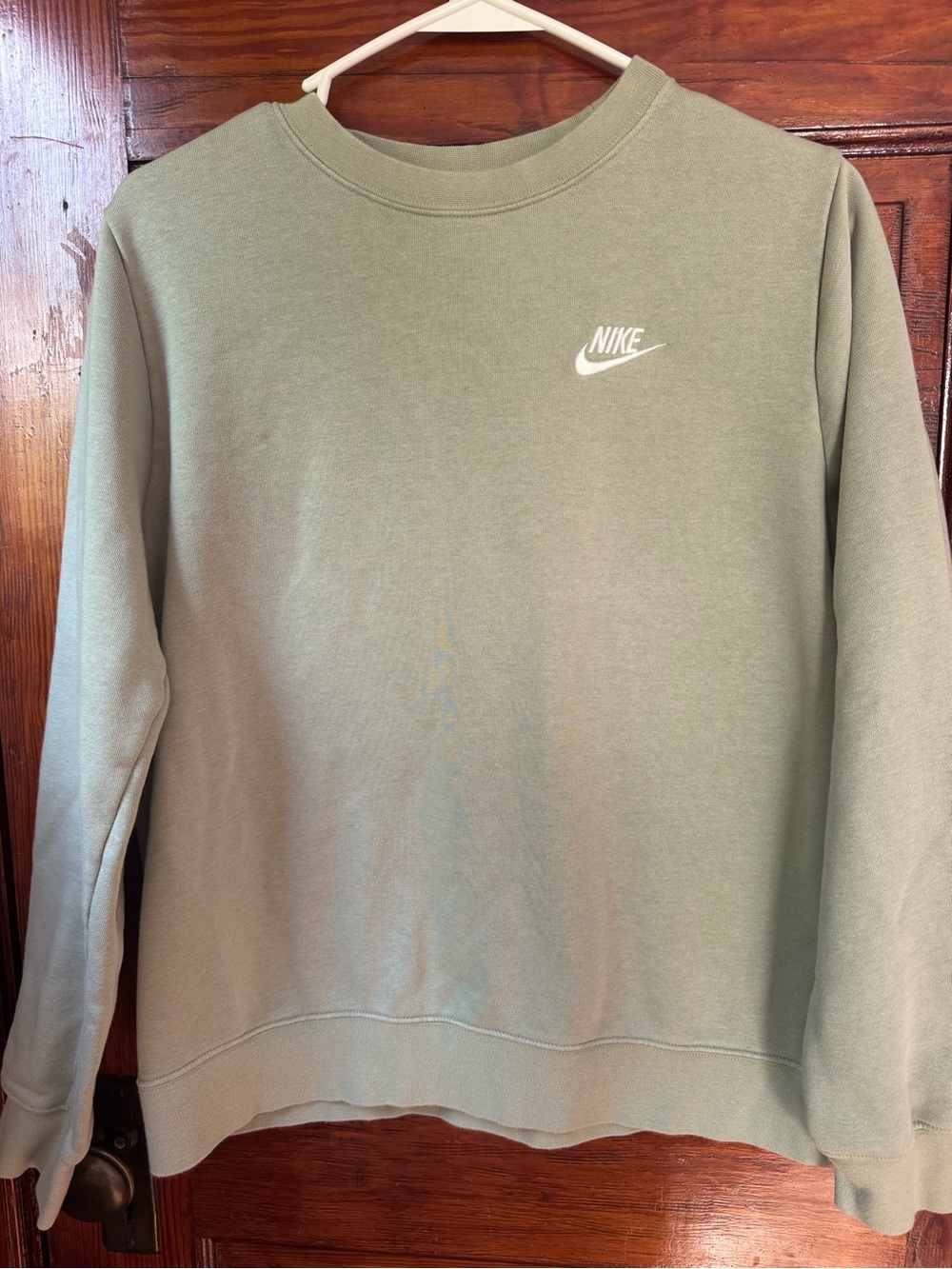 Nike Sportswear Club Fleece Crewneck Sweatshirt – Sage Green – Medium